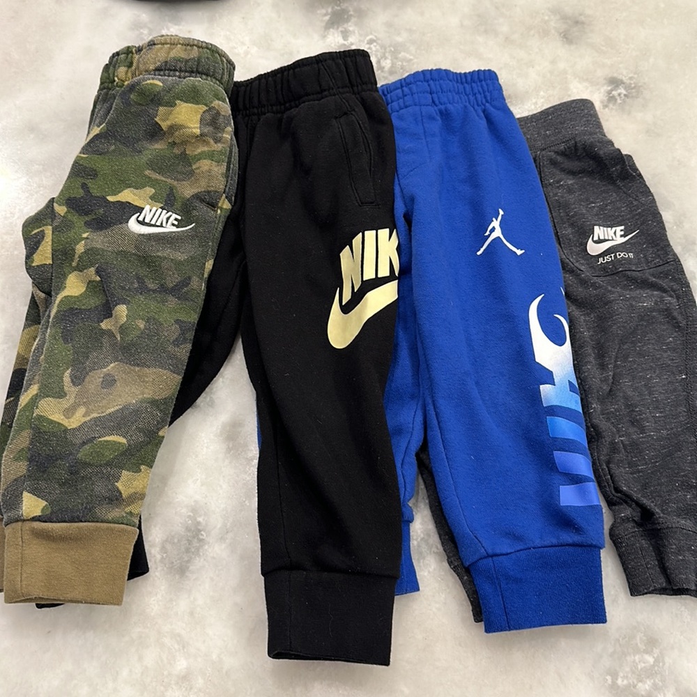 Nike / Jordan 2T sweatpants bundle